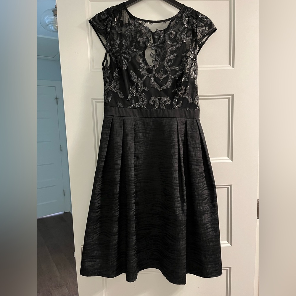 Adrianna Papell black sequin occasion or cocktail dress size 6